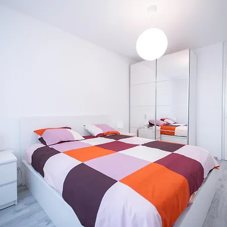 Luxury In Peaceful Split Neighborhood アパート